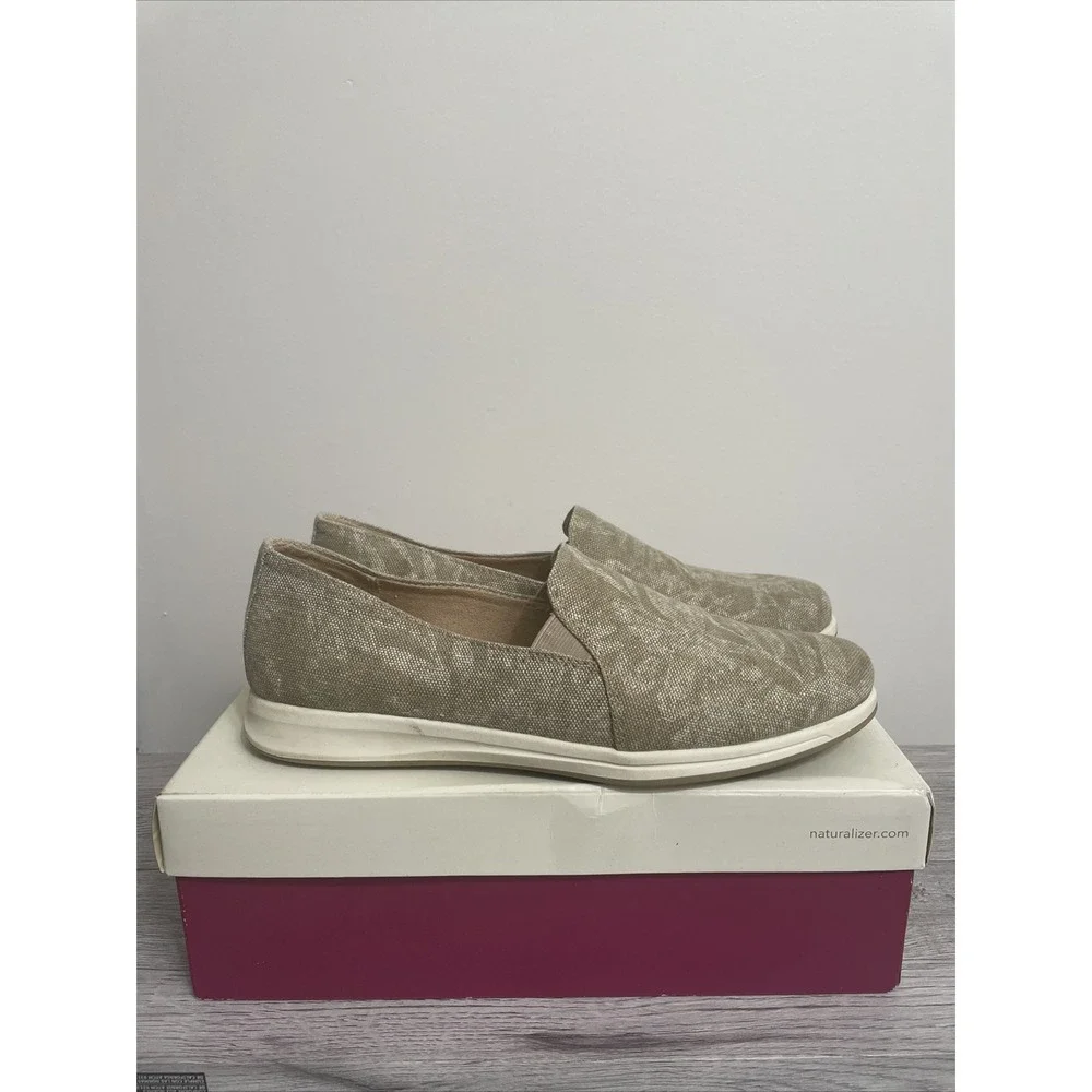 Naturalizer Suzy Tan 9 1/2 M women's slip on N5‎ Comfort Cushion